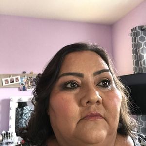 Meet your Posher, Gloria